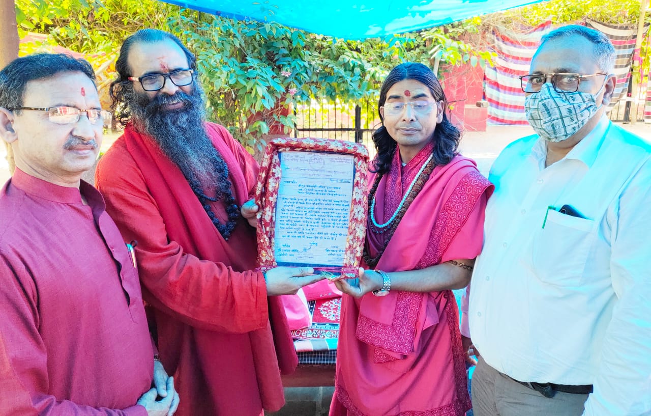 श्री गंगोत्री धाम के प्रसादम एवं लंगर इत्यादि की व्यवस्था के लिए श्री महंत रवींद्र पुरी के द्वारा लगातार छह महीने तक जारी व्यवस्था वास्तव में अकल्पनीय है