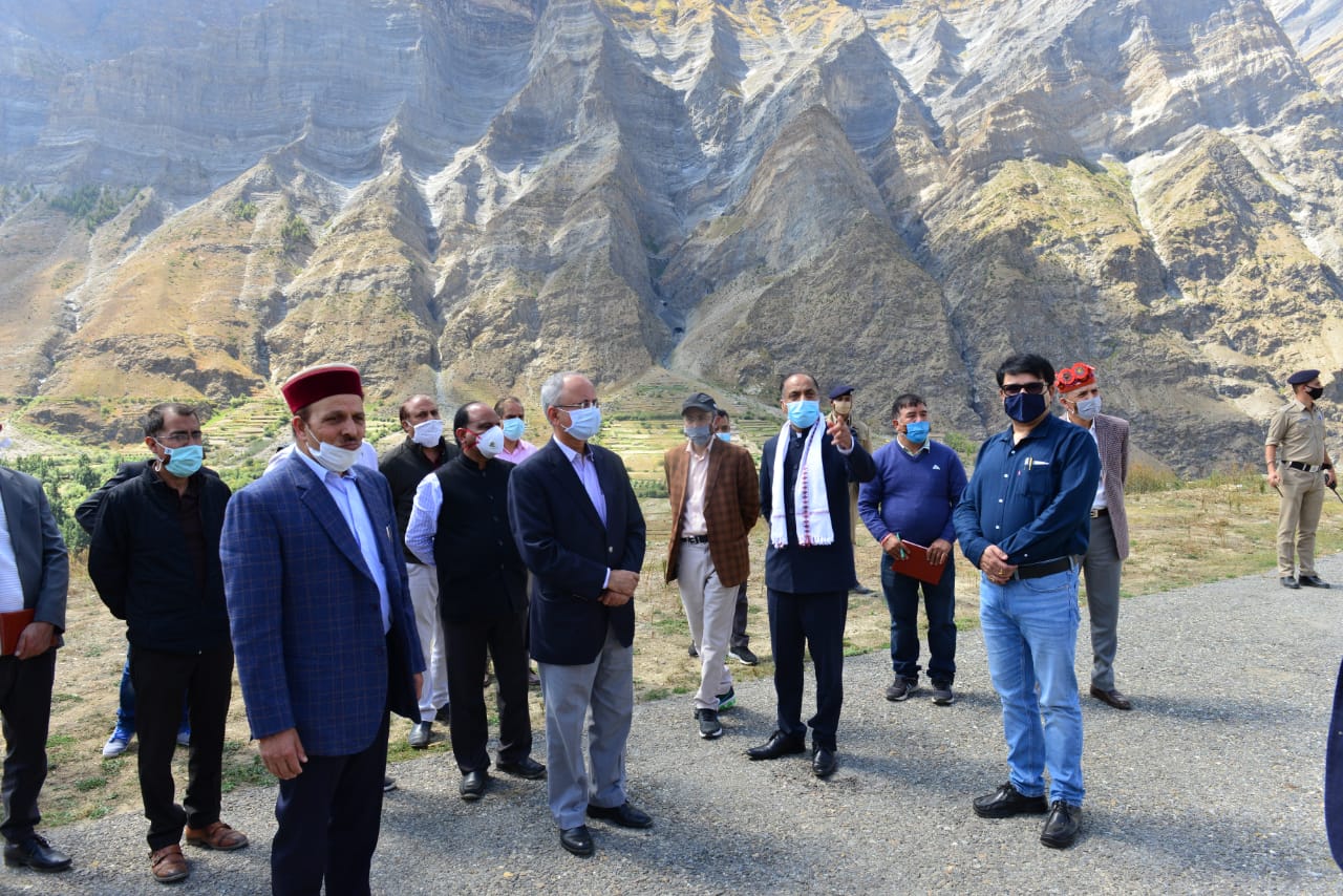 मुख्यमंत्री ने अटल टन्नल रोहतांग के उद्घाटन समारोह की तैयारियों का जायजा लिया