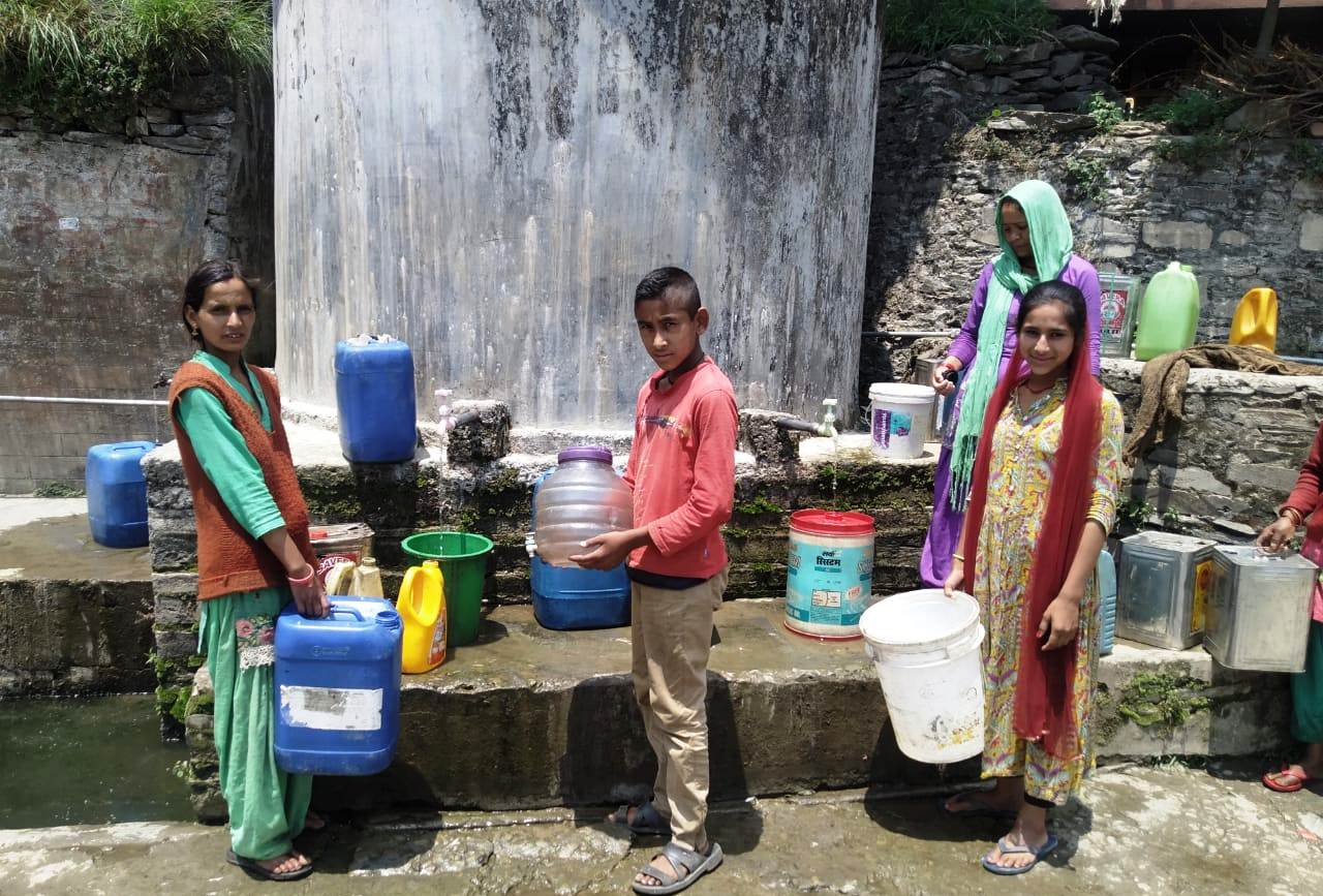 द्वाराहाट विधानसभा क्षेत्र के चैड़ा घुघती, दूनागिरी क्षेत्र एवं बग्वालीपोखर तक लगभग 150 गांव जल संकट की चपेट में