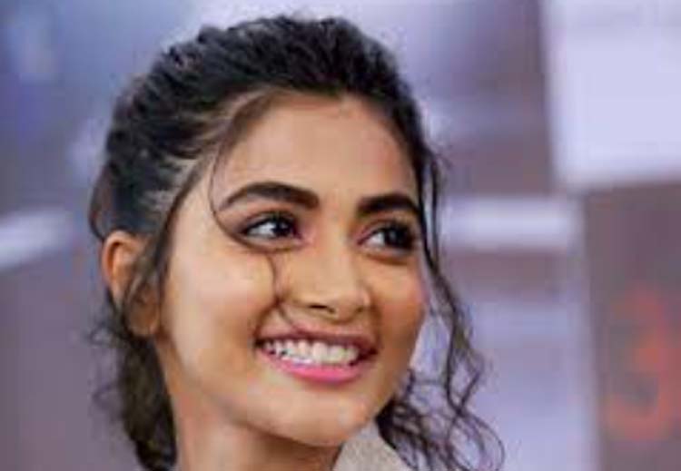 थालापति65 में नजर आएंगी पूजा हेगड़े(Pooja Hegde), मेकर्स से वसूली मोटी रकम