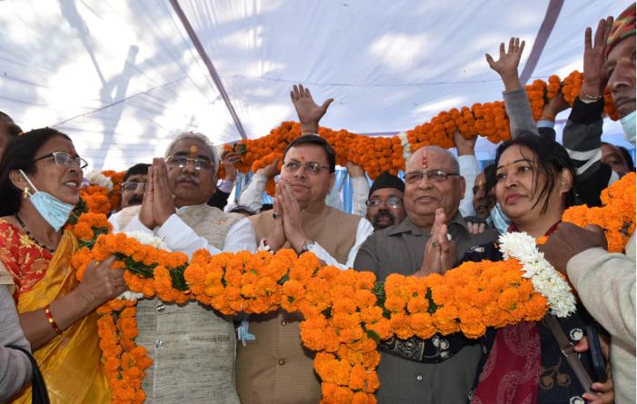 मुख्यमंत्री पुष्कर सिंह धामी ने राज्य स्थापना दिवस के अवसर शहीद स्मारक पर पुष्पांजलि अर्पित कर शहीद राज्य आंदोलनकारियों को श्रद्धांजलि दी