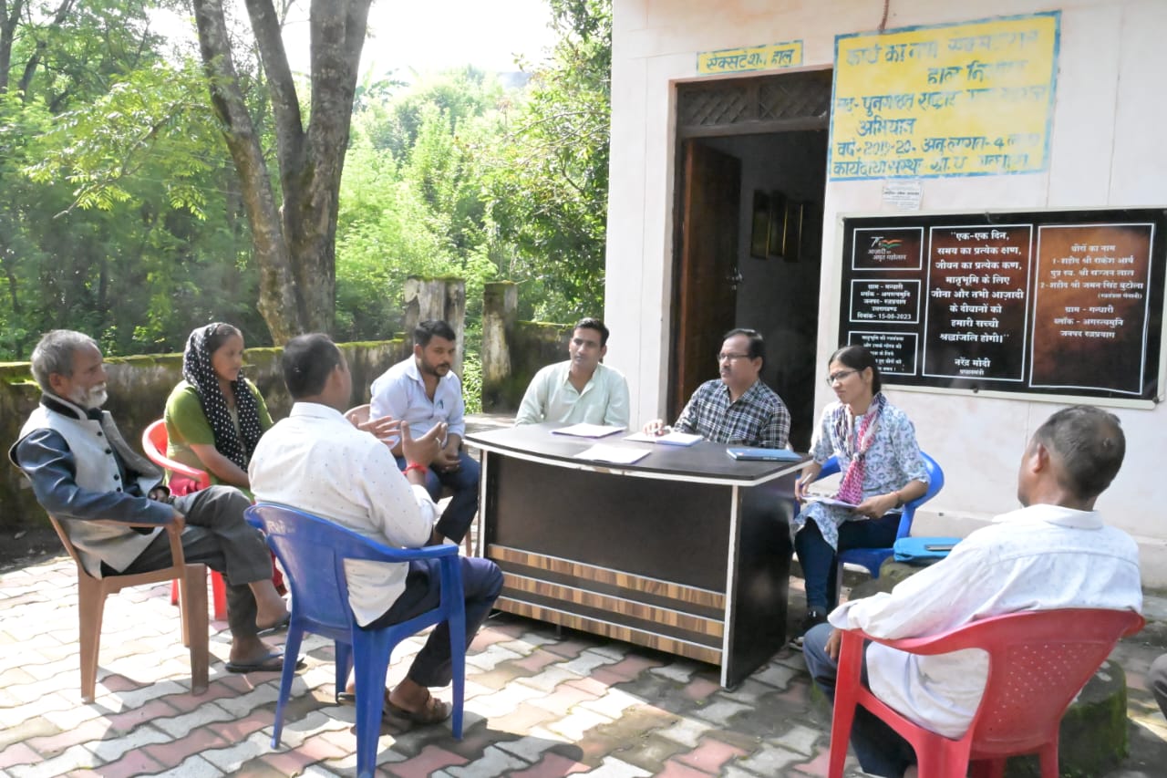 ग्राम पंचायत गंधारी में सरकार जनता के द्वार कार्यक्रम के तहत आयोजित हुई ग्राम चौपाल