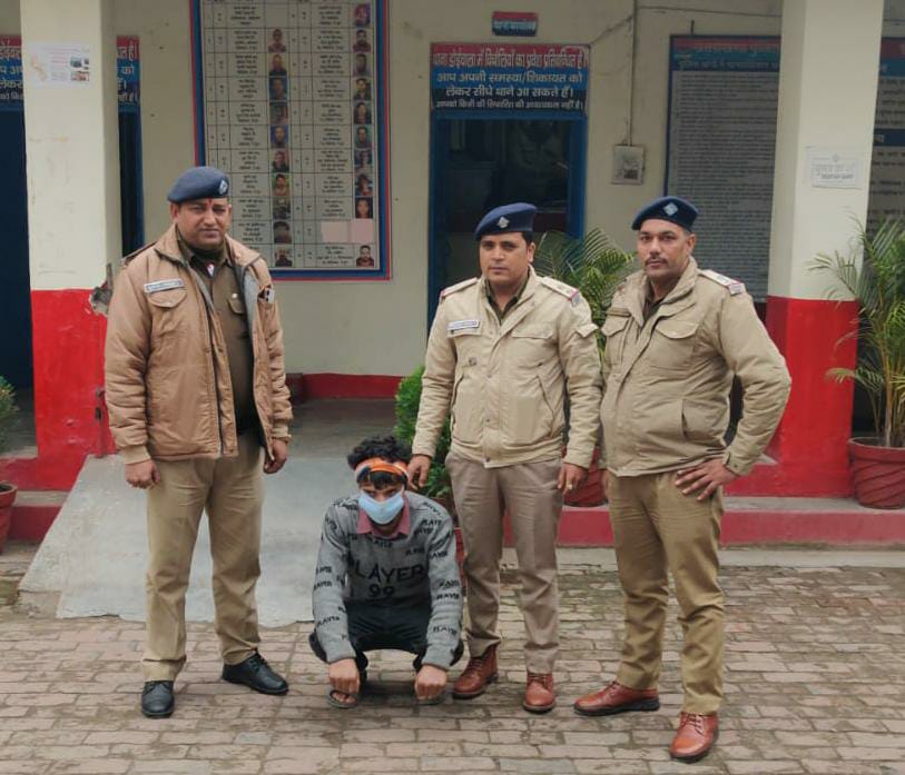 पुलिस ने 15 हजार के इनामी अर्न्तराज्यीय नकबजन को दबोचा