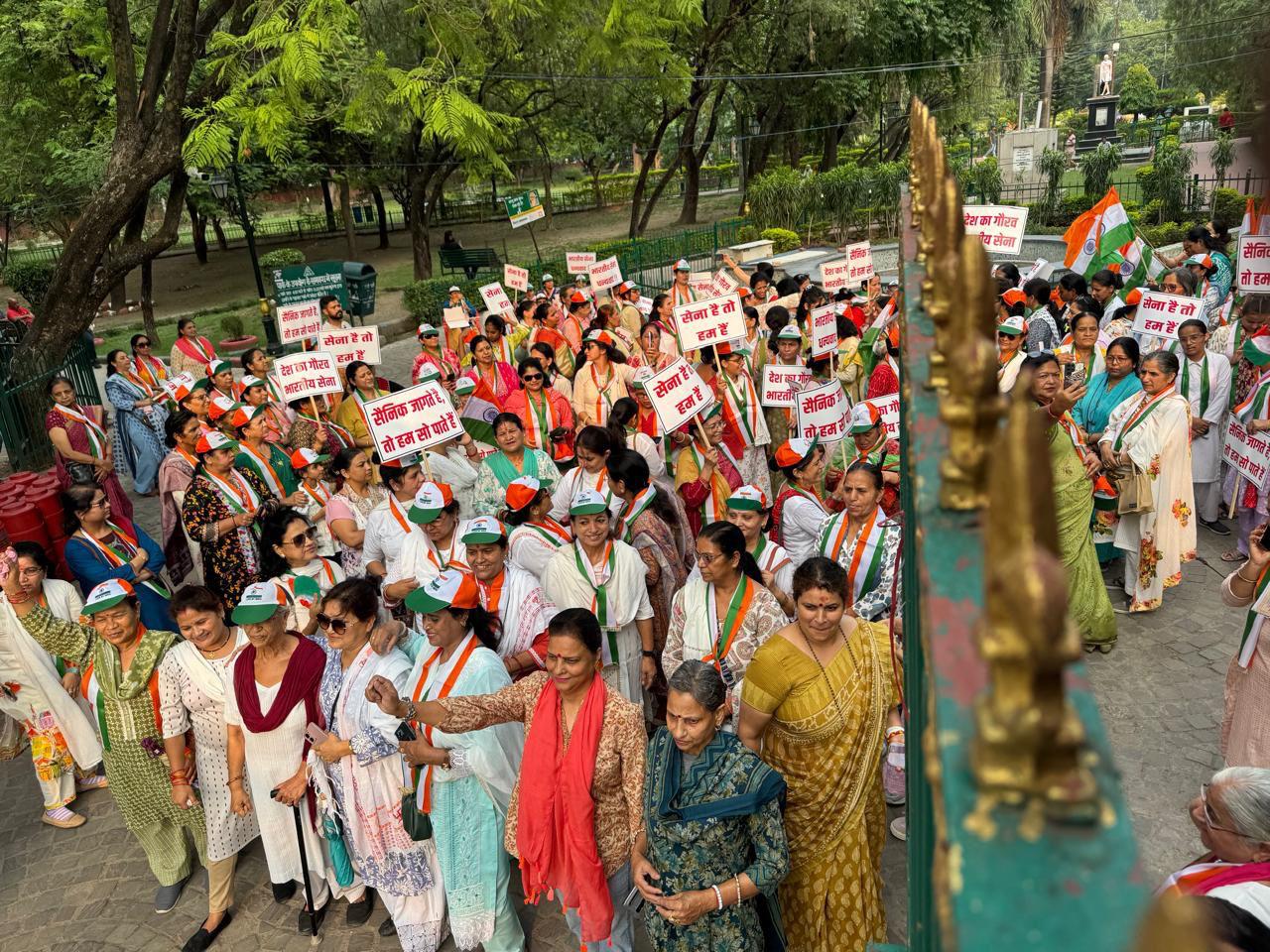 देहरादून की मातृशक्ति ने दिखाई देशभक्ति की अद्भुत शक्ति