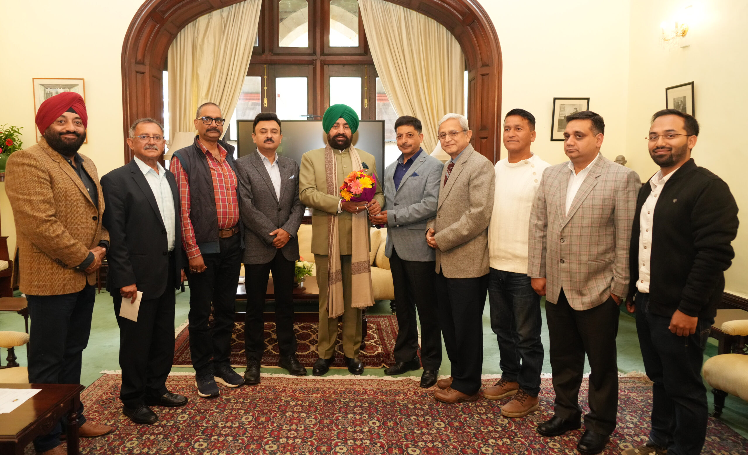 राज्यपाल ने होटल एसोसिएशन के पदाधिकारियों के साथ की बैठक