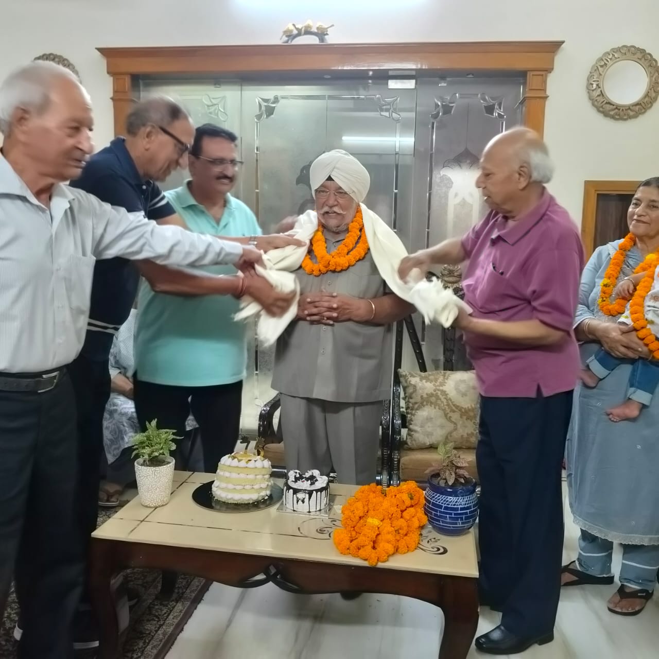 सुरिंदर सिंह सुखीजा को 75वें जन्मदिन सम्मानित किया गया
