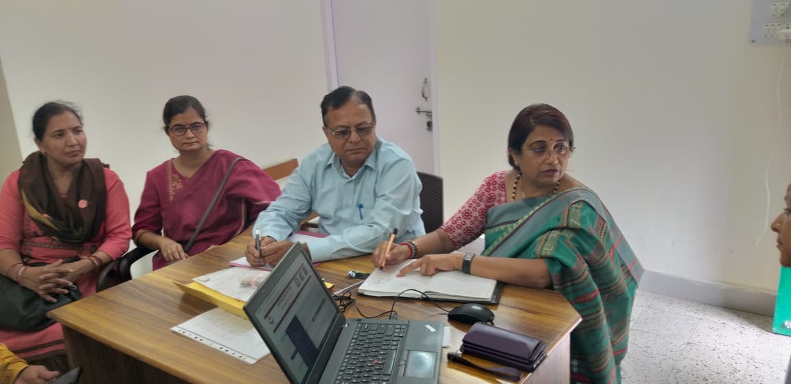 रेफल होम में व्यवस्थाओं का जायजा लेने पहुंची बाल कल्याण समिति देहरादून की टीम
