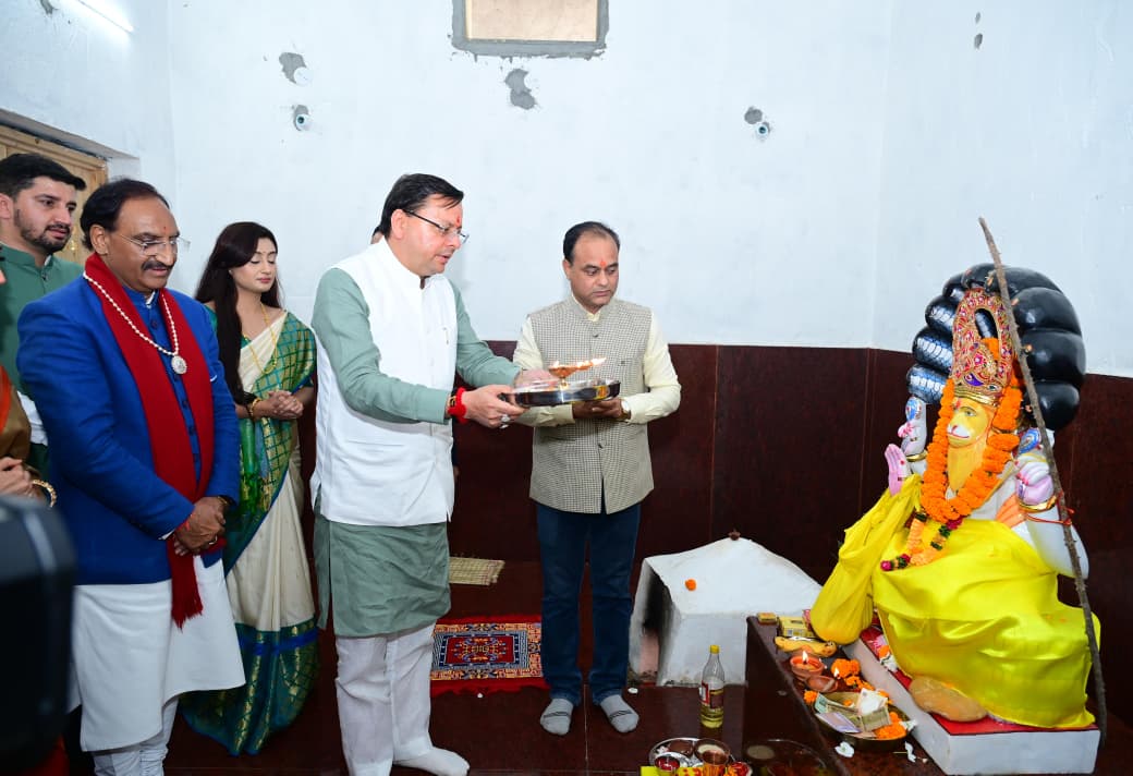 सीएम धामी ने लेखक गांव, थानो में स्पर्श हिमालय महोत्सव के समापन सत्र में प्रतिभाग किया