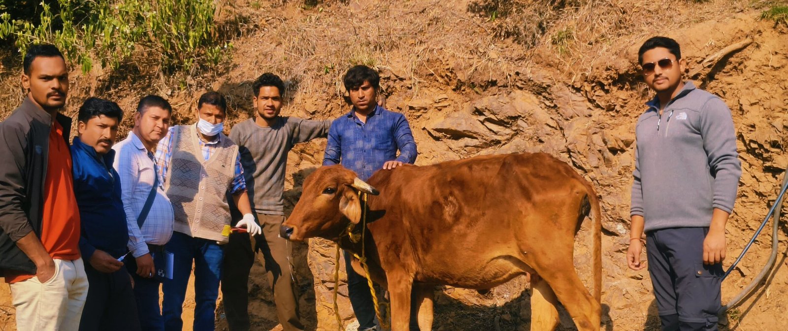 कृमिनाशक वितरण के साथ पशुपालकों को किया गया जागरूक
