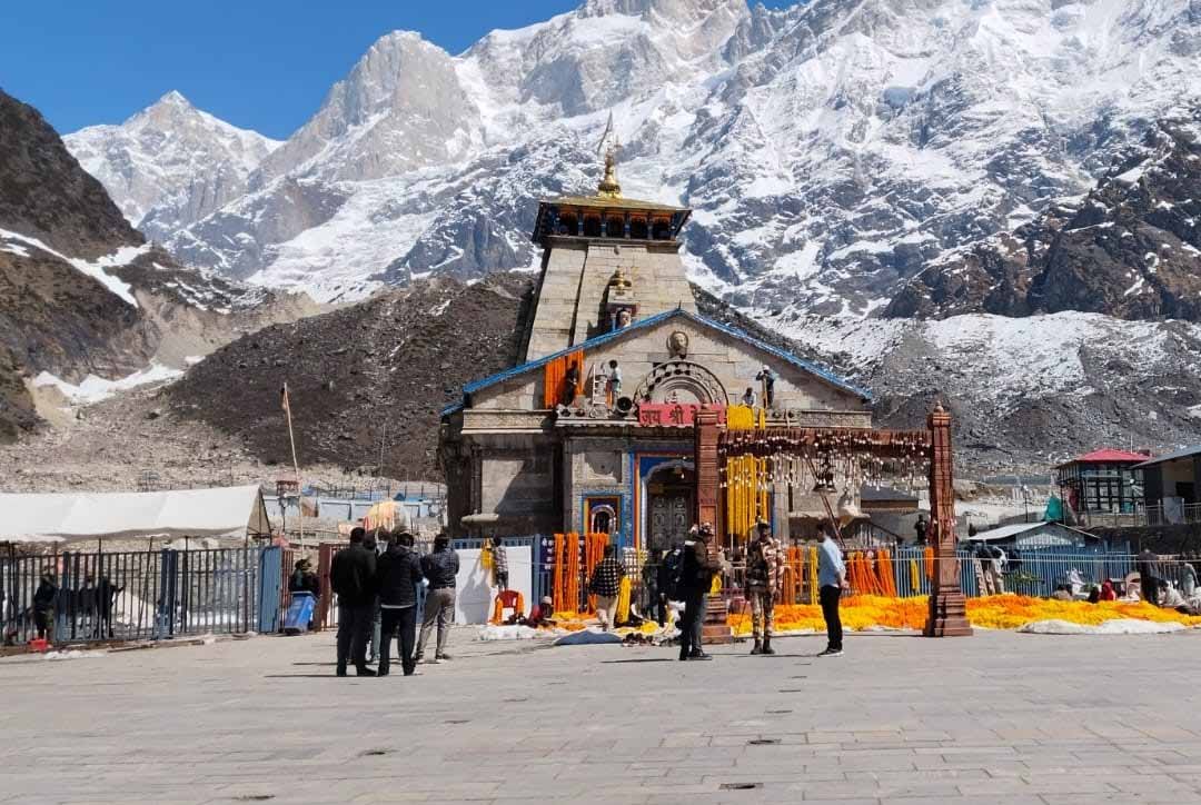 51 क्विंटल फूलों से संवर रहा केदारनाथ धाम, 22 अप्रैल को खुलेंगे कपाट