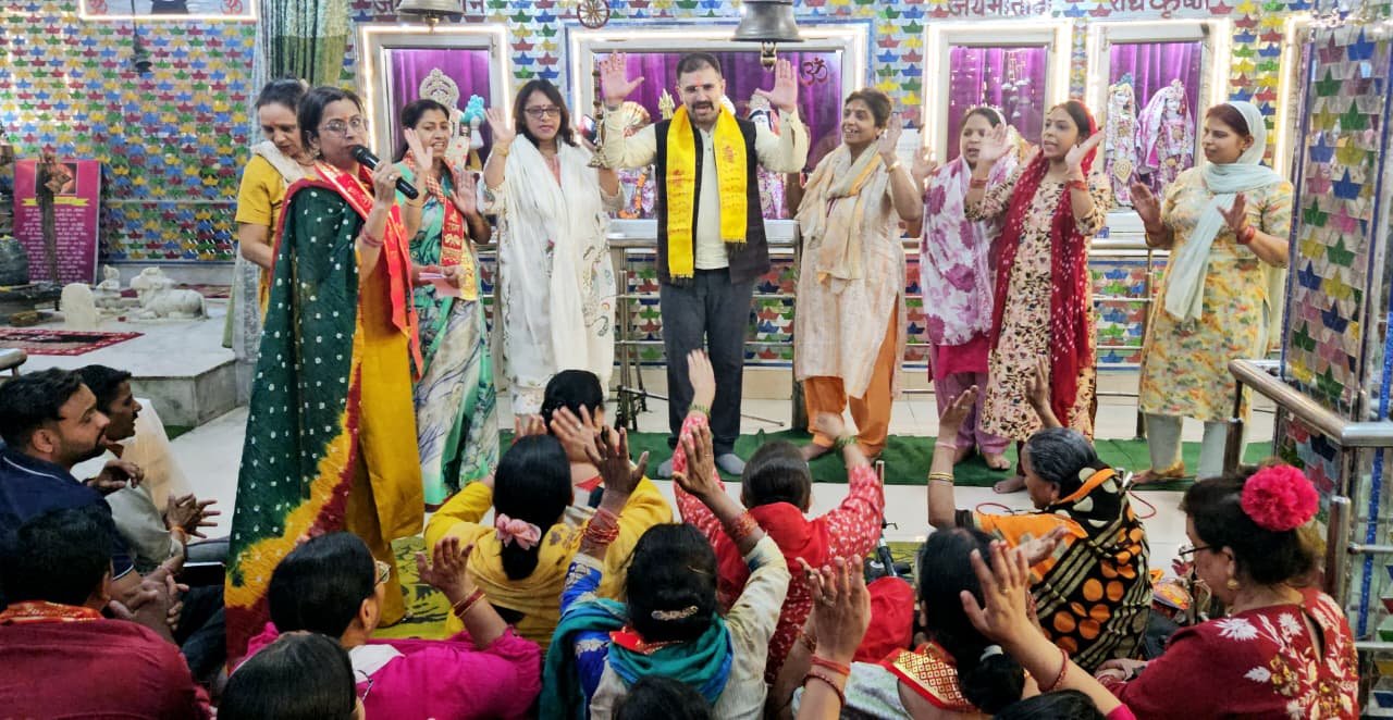 ब्रह्मकमल शक्ति संस्था ने सम्मानित किया मातृशक्ति को  