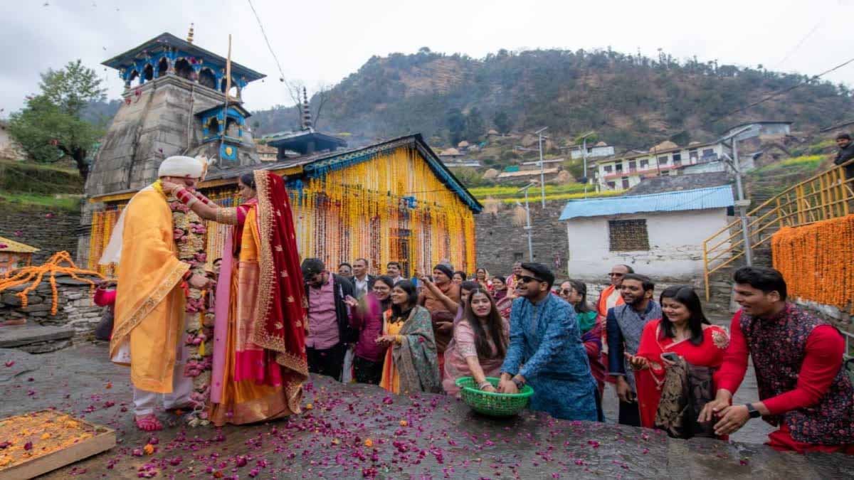 केदारनाथ धाम के कपाट खुलने के बाद ही 40 नवयुगल बंधे पवित्र बंधन में
