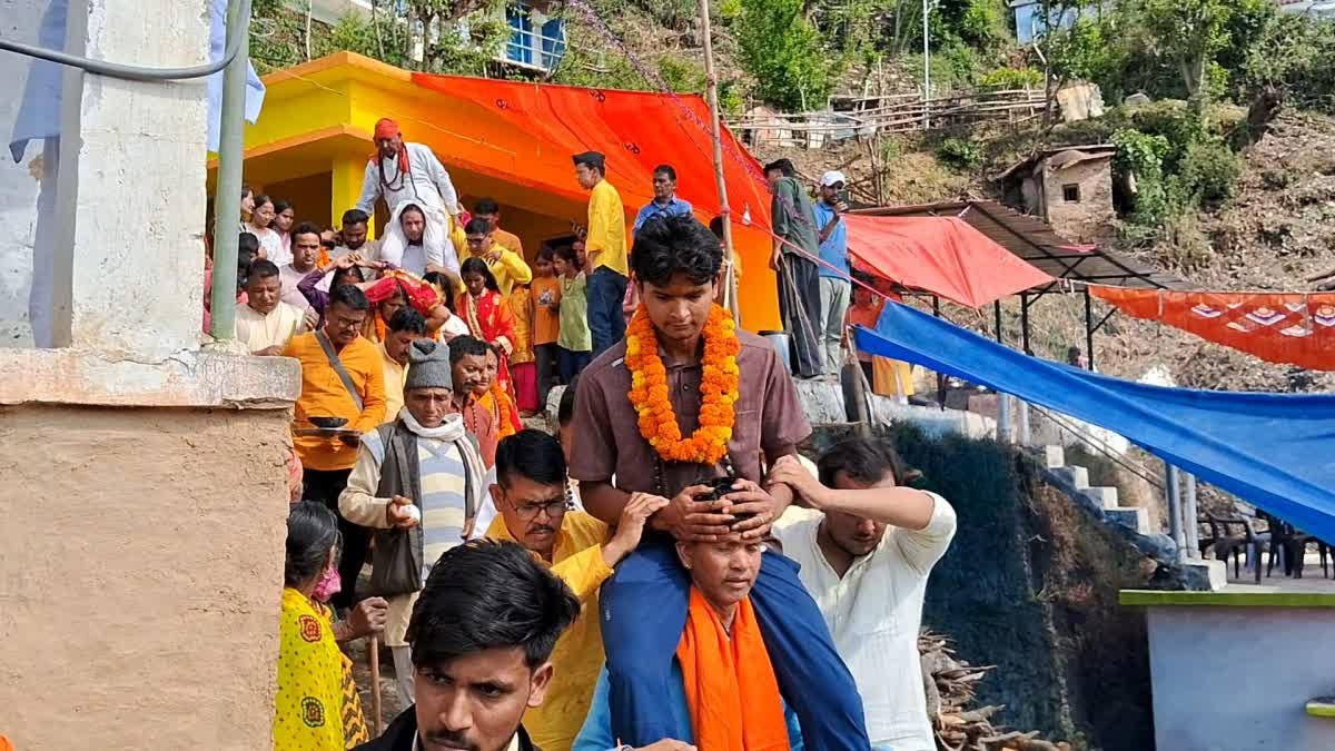 27 साल बाद उबोट गांव में गूंजा आस्था का स्वर, निरंकार देव अनुष्ठान में दिखी अनूठी परंपरा