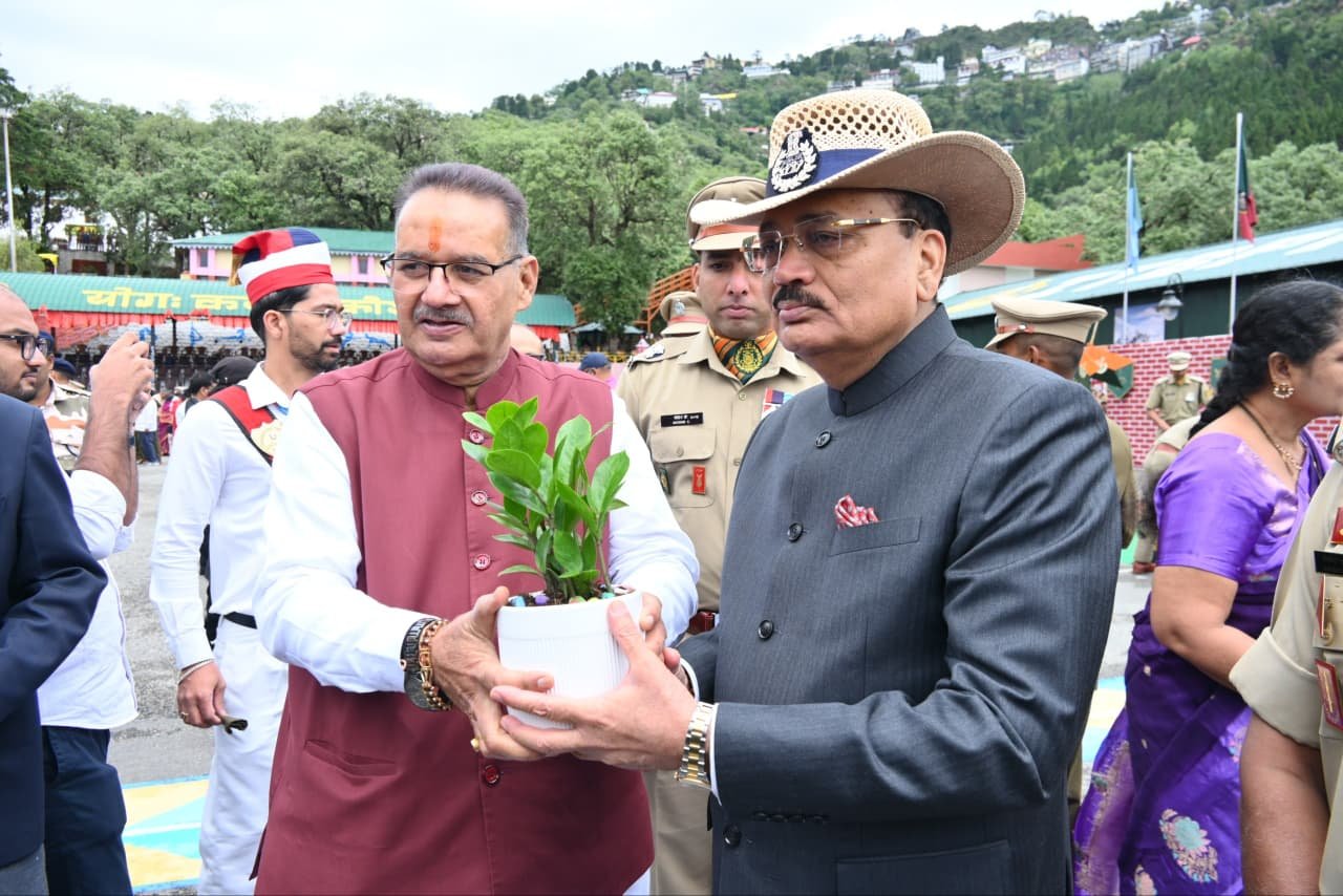 मंत्री गणेश जोशी ने किया सर्वोच्च न्यायालय के मुख्य न्यायाधीश का स्वागत