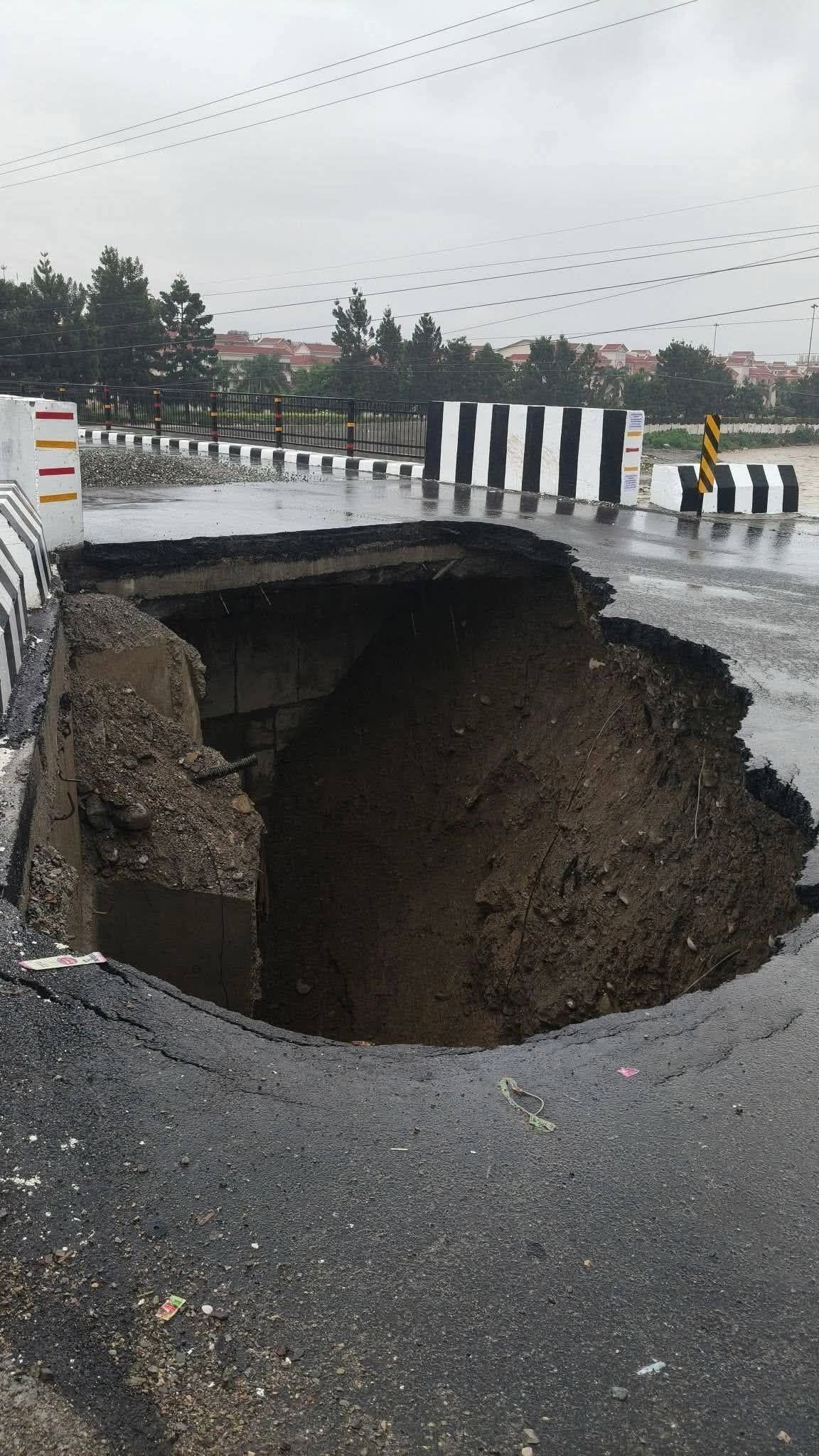 सचिव लोक निर्माण विभाग बोले जिम्मेदार अधिकारियों और ठेकेदार पर होगी कार्रवाई