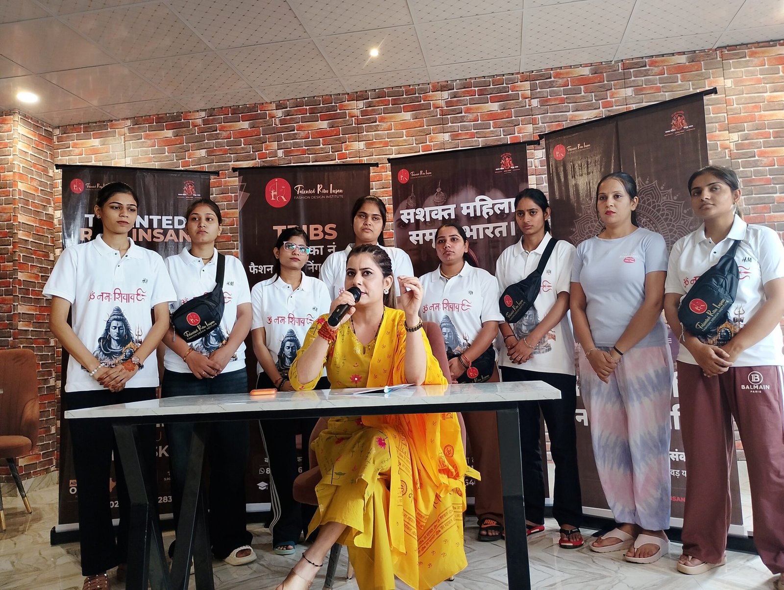 रितु इंसा ने महिला आत्मनिर्भरता के लिए शुरू की कांवड़ यात्रा