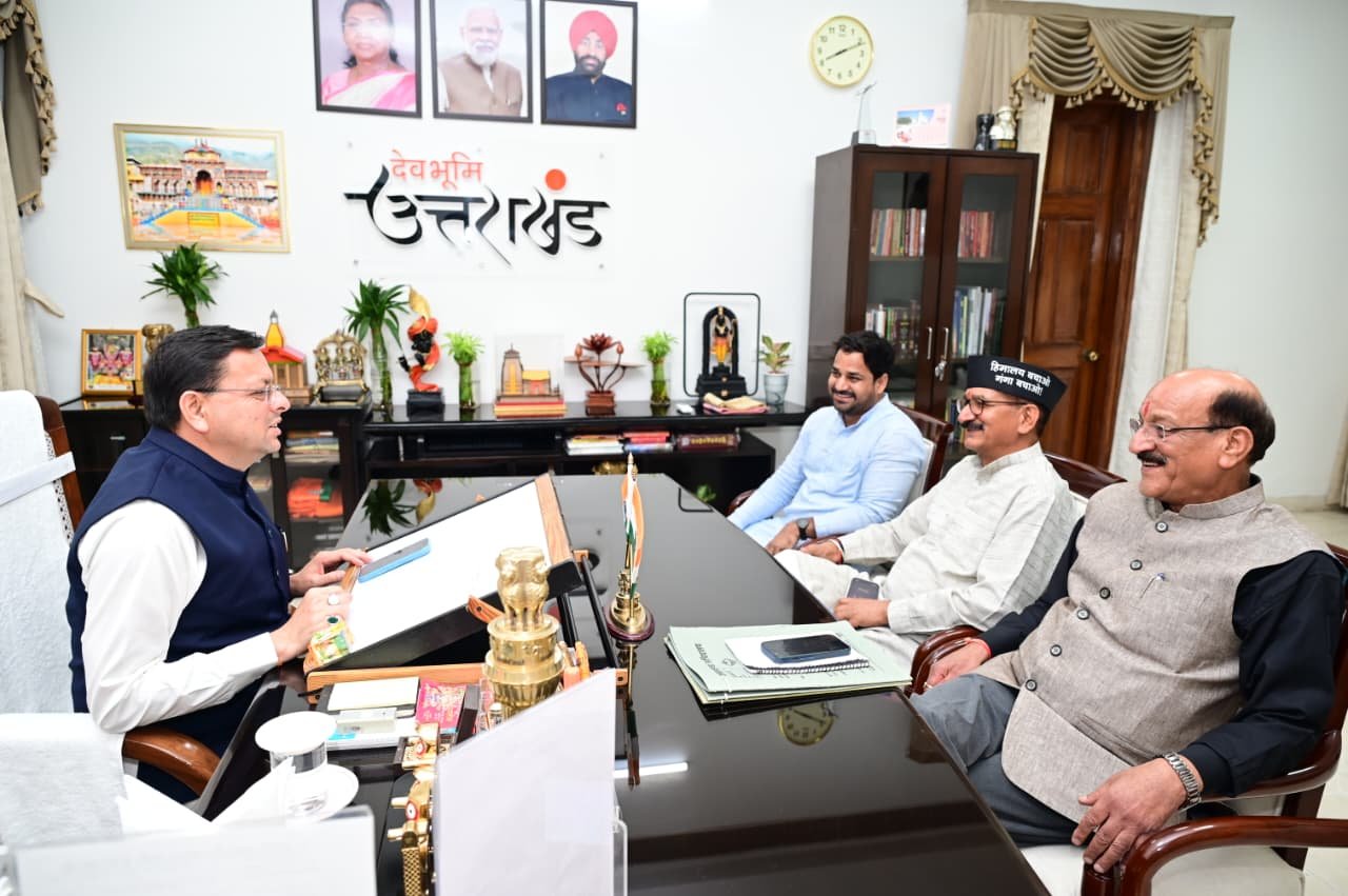 टिहरी मेडिकल कालेज की स्थापना को लेकर मुख्यमंत्री से स्वास्थ्य मंत्री सुबोध उनियाल एवं विधायक किशोर उपाध्याय ने की भेंट