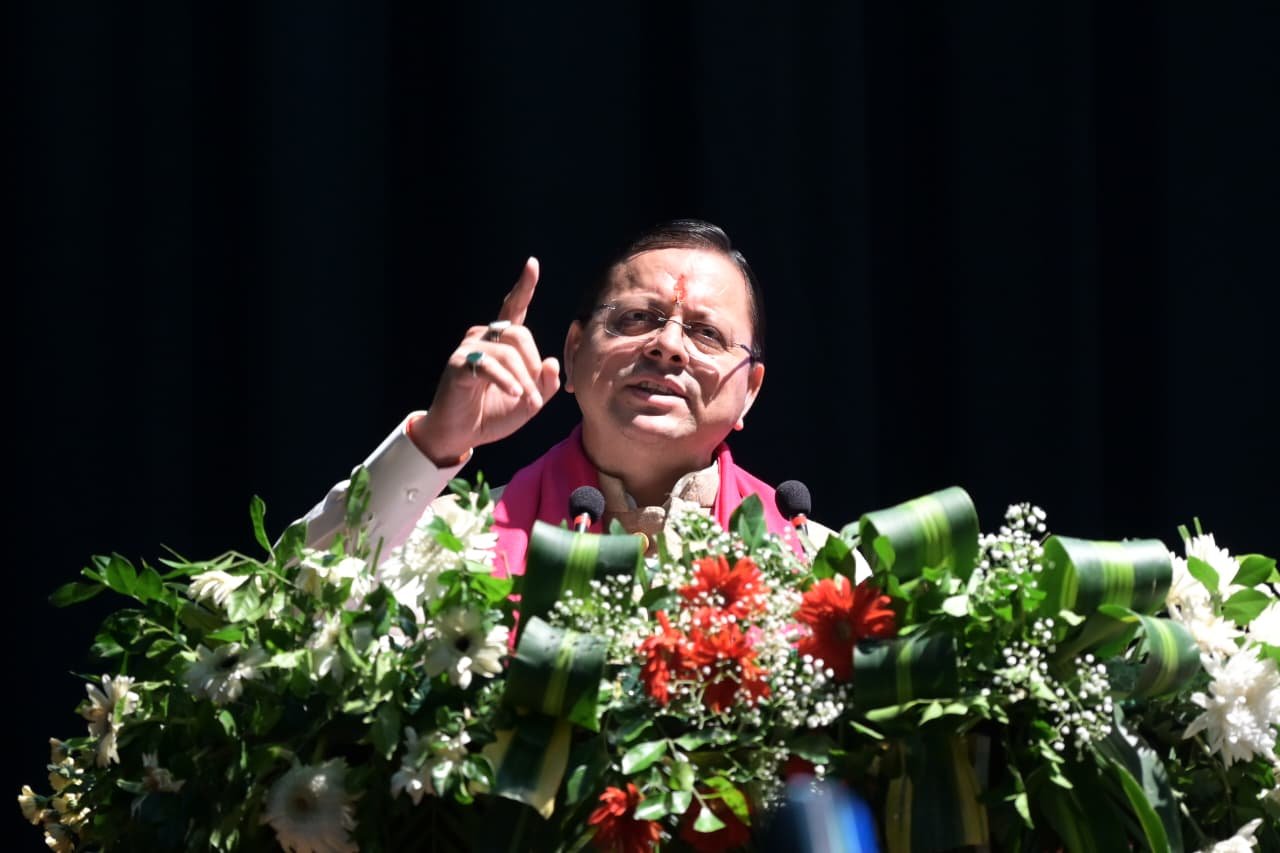 दून यूनिवर्सिटी कम्युनिटी रेडियो स्टेशन 88.4 एफएम का भी किया शुभारंभ