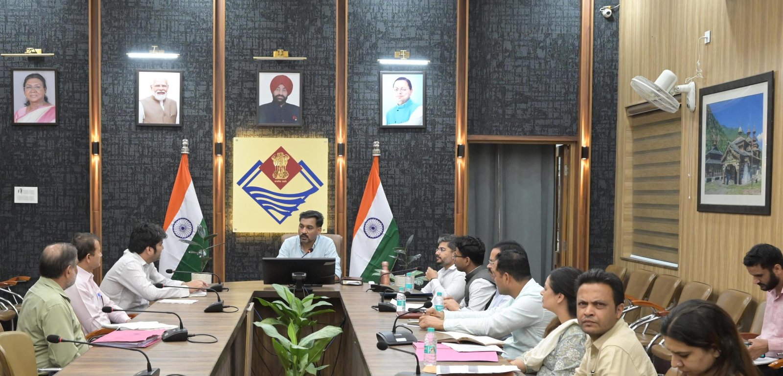 विशेष गहन पुनरीक्षण की आयोग की टीम ने की समीक्षा
