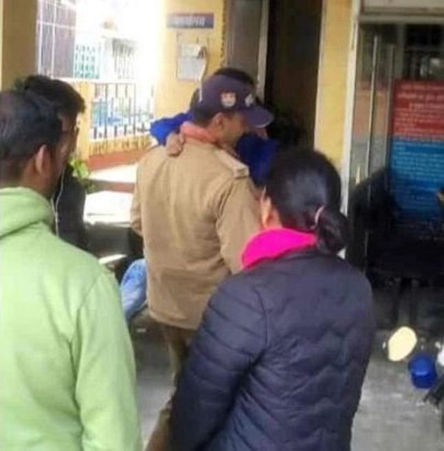 नैनीझील में डूब रहे बच्चे को लोगों ने बचाया